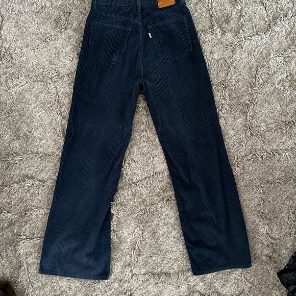 Levi's Ribcage Wide Leg Corduroy Pant size 28 - Picture 2 of 4